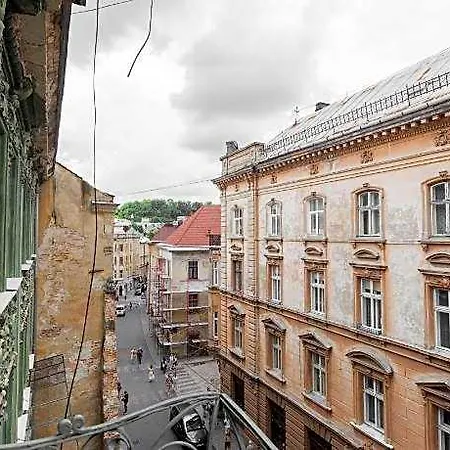 Hotel Justlvivit At The Rynok Square