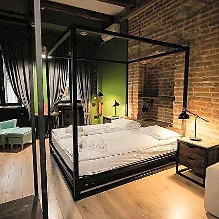Hotel Justlvivit At The Rynok Square