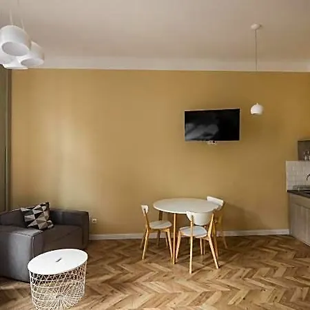 Justlvivit At The Rynok Square Hotel 4*