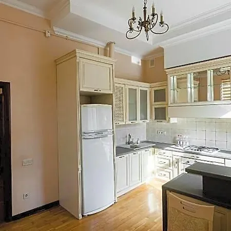 Justlvivit At The Rynok Square Hotel 4*