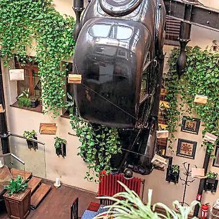 Hotel Justlvivit At The Rynok Square 4*