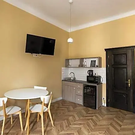 Justlvivit At The Rynok Square 4*